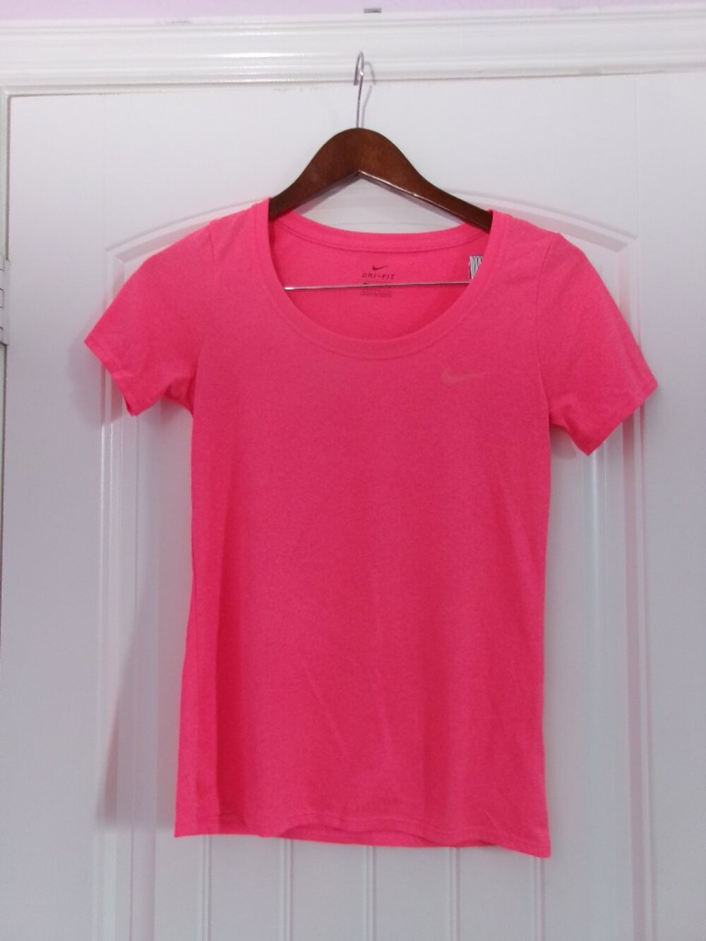 NIke Dri-Fit Scoop Neck Shirt